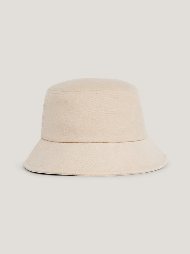 beige szykowny kapelusz rybacki z monogramem dla kobiety - tommy hilfiger