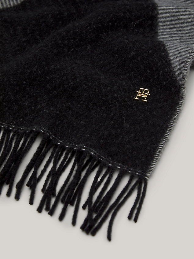 black fluffy sjaal met argyle-ruit voor dames - tommy hilfiger