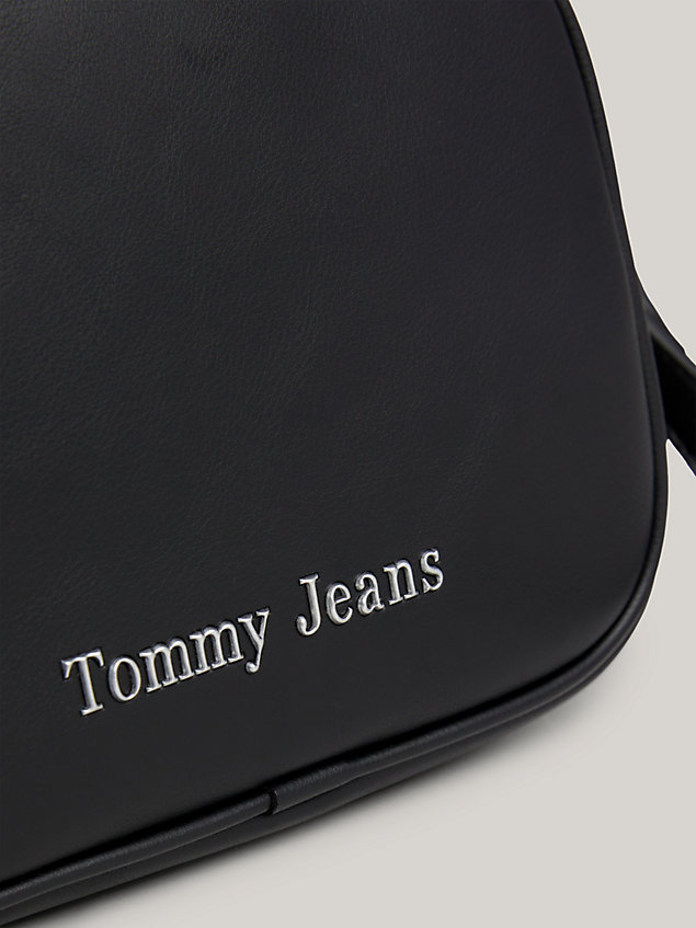 black torebka na ramię z metalowym logo dla kobiety - tommy jeans