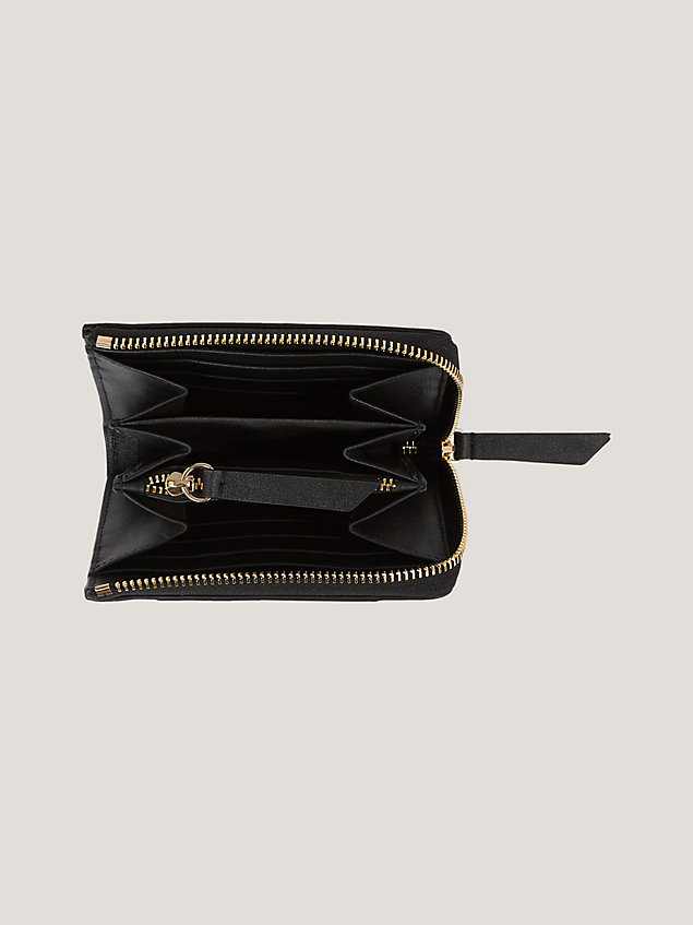 black mittelgroße reißverschluss-brieftasche aus leder für damen - tommy hilfiger