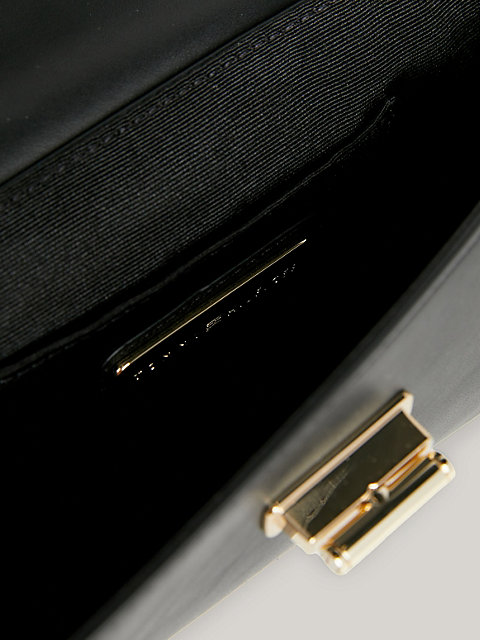 black skórzana torebka na ramię dla kobiety - tommy hilfiger