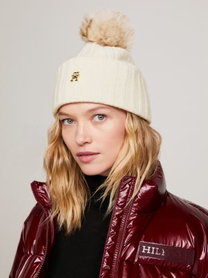 Essential Chic Pom Pom Beanie, Beige