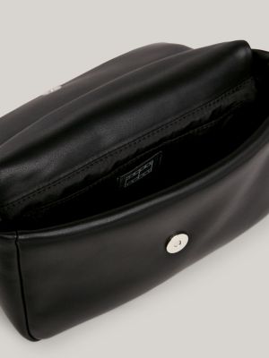 black crossbody-tasche mit klappverschluss für damen - tommy jeans