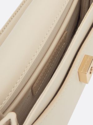 beige chic crossbodytas met push-locksluiting voor dames - tommy hilfiger