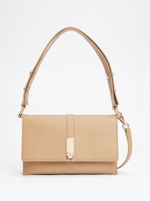 beige heritage schultertasche mit nieten für damen - tommy hilfiger