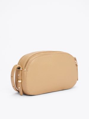 khaki kameratasche mit strukturiertem finish für damen - tommy hilfiger