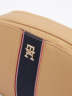 khaki kameratasche mit strukturiertem finish für damen - tommy hilfiger
