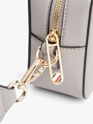 petit sac bandoulière th soft à plaque gris pour femmes tommy hilfiger