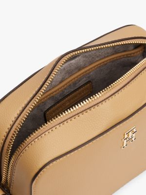 beige th soft kameratasche mit emblem für damen - tommy hilfiger