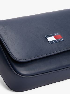 sac bandoulière essential à rabat bleu pour femmes tommy jeans