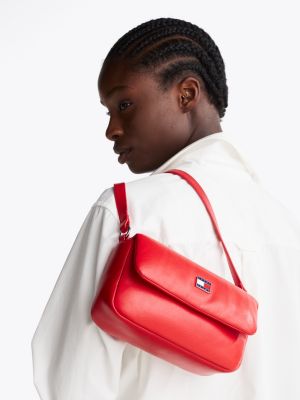 rot crossbody-tasche mit gepolsterter klappe für damen - tommy jeans