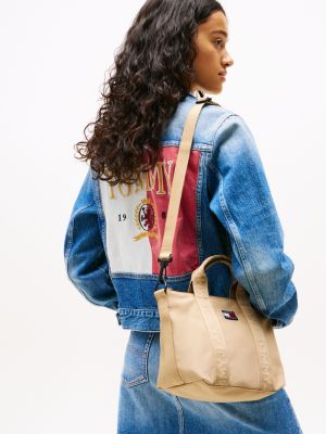 beige essential crossbody-tote mit logomuster für damen - tommy jeans