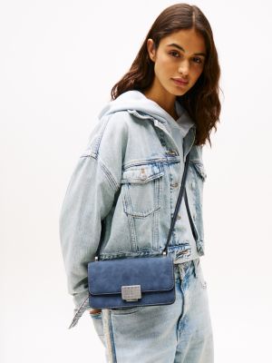 blauw crossbodytas met flapsluiting en logo-embleem voor dames - tommy jeans