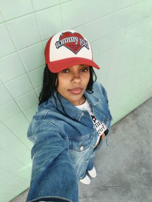 rot tommy girl trucker-cap aus mesh mit herz-logo für damen - tommy jeans