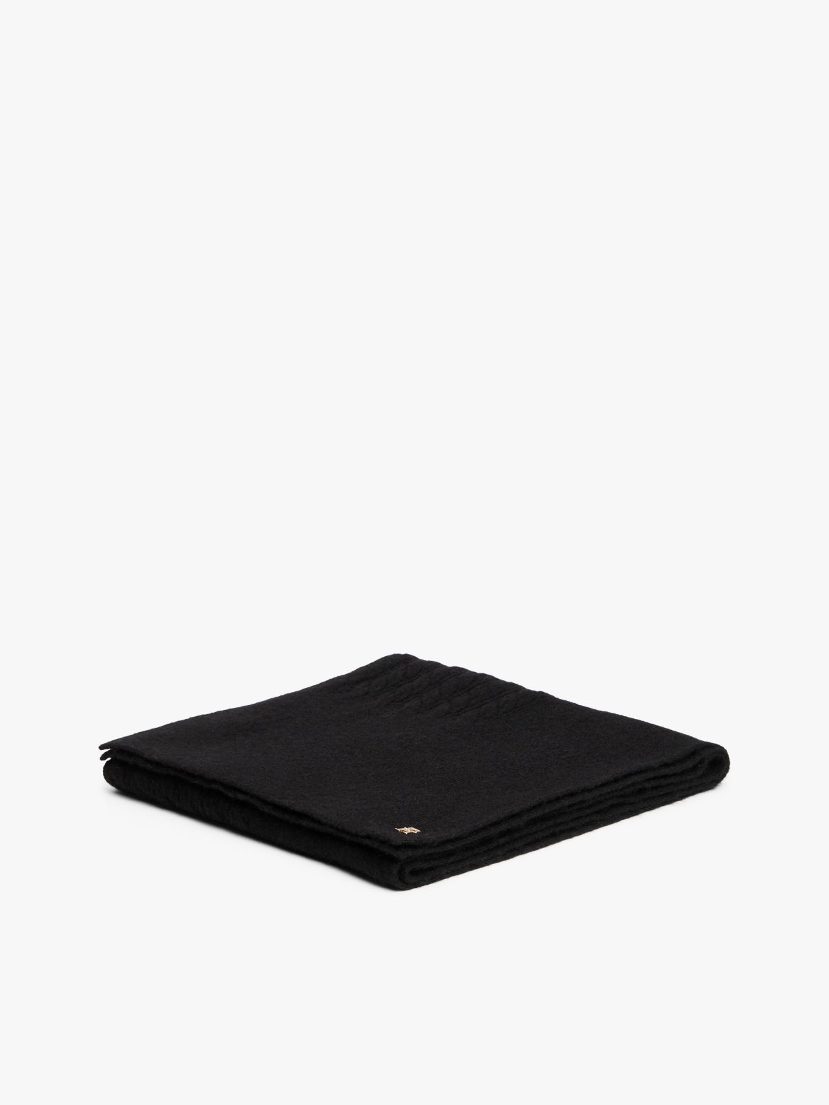 Chic Cable Knit Fluffy Scarf — Black
