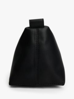 Logo Plaque Washbag — Black 3
