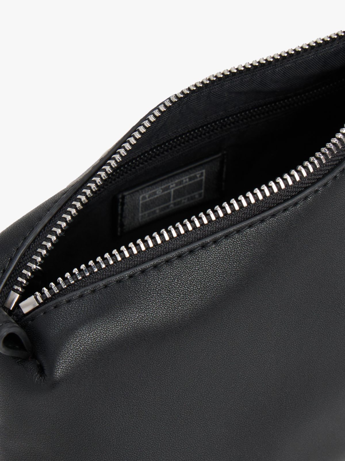 Logo Plaque Washbag — Black