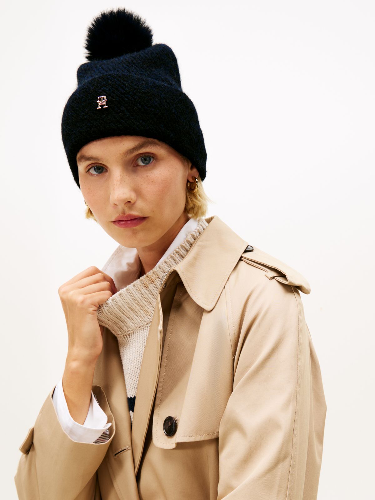 Chic Pom Pom Beanie With Wool — Blue