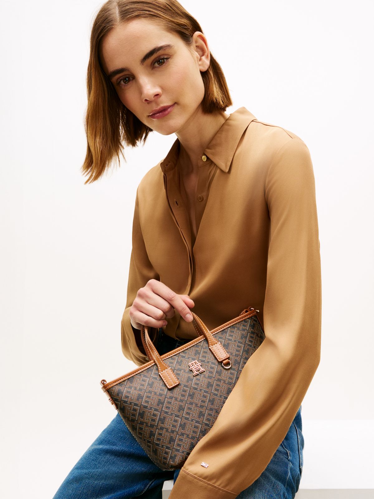 TH Monoplay Crossbody Tote Bag — Black