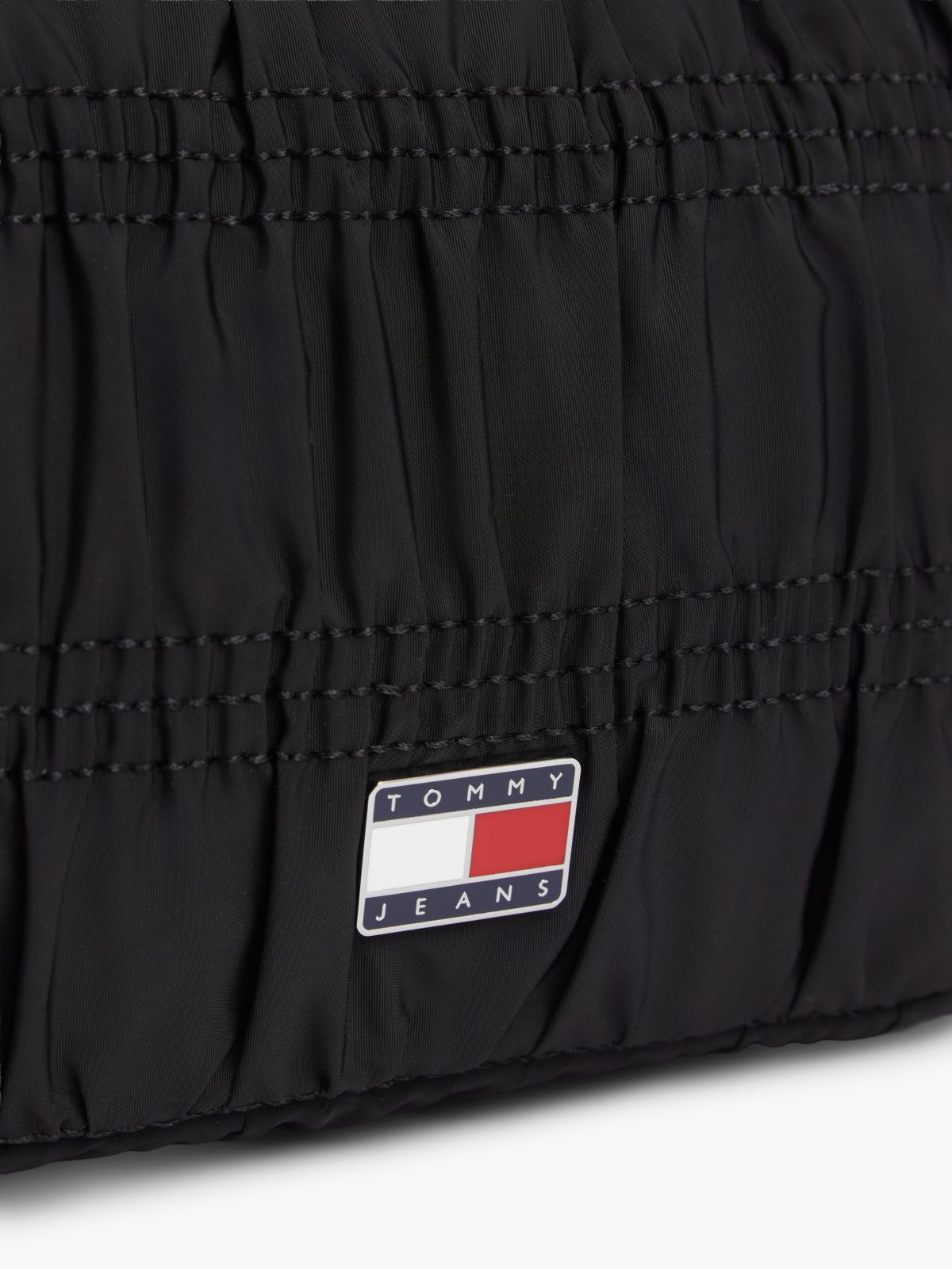 Logo Plaque Ruched Washbag — Black