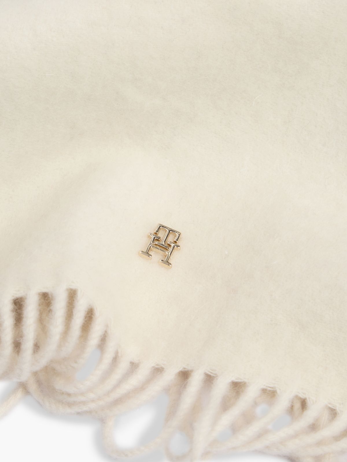 Chic Pure Wool Scarf — Beige