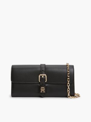 black portemonnee met gespflap en kettingband voor dames - tommy hilfiger