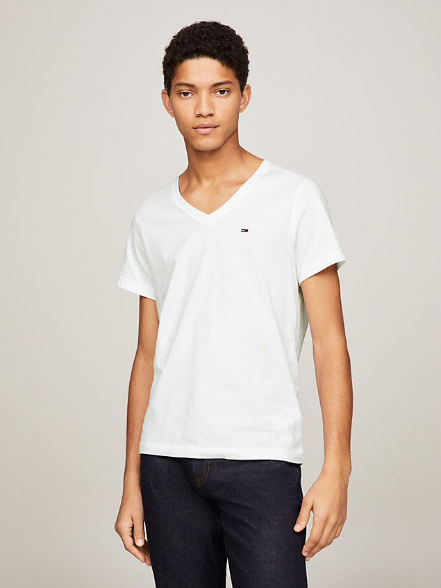 white t-shirt z dekoltem w kształcie litery v dla mężczyźni - tommy jeans