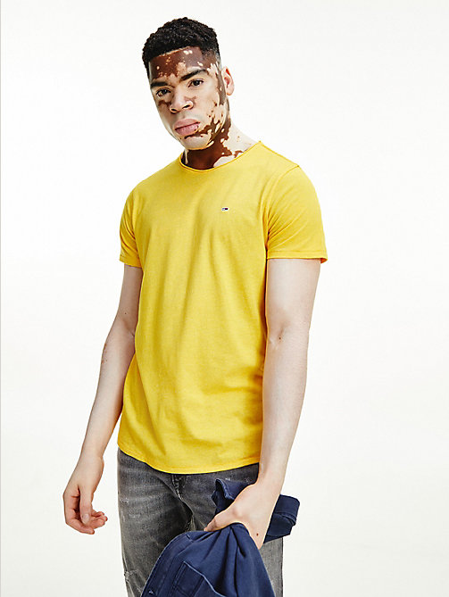 t-shirt ajusté classics jaune pour men tommy jeans