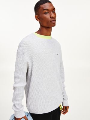 Sviter S Relefnym Uzorom Seryj Tommy Hilfiger