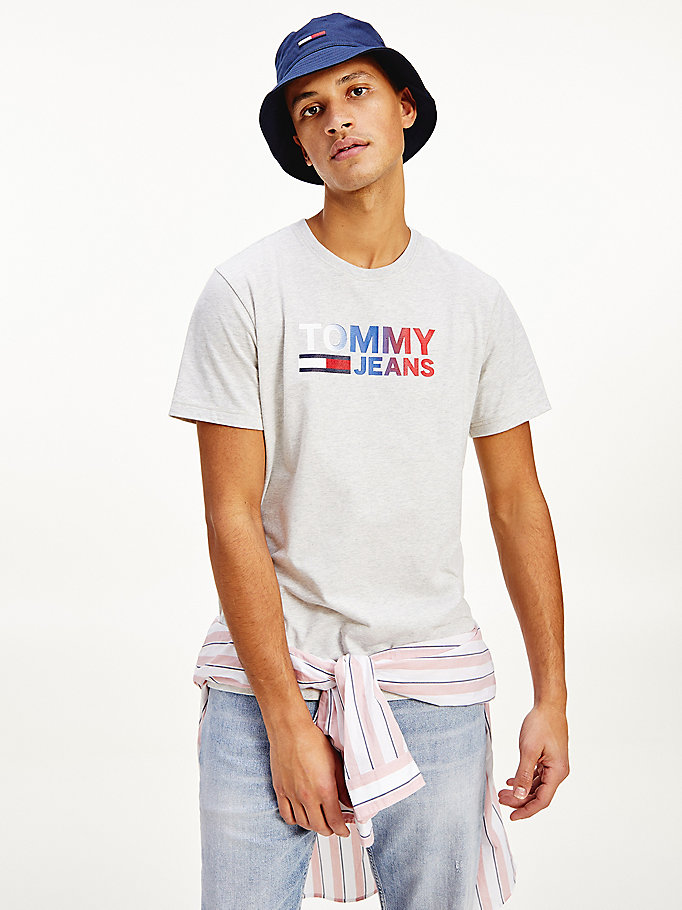 grau stretch-t-shirt aus bio-jersey mit ombré-logo für men - tommy jeans
