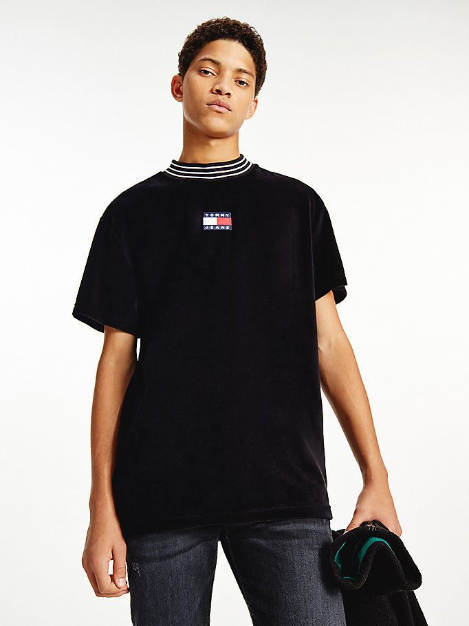 schwarz relaxed fit velours-t-shirt mit tommy-badge für men - tommy jeans