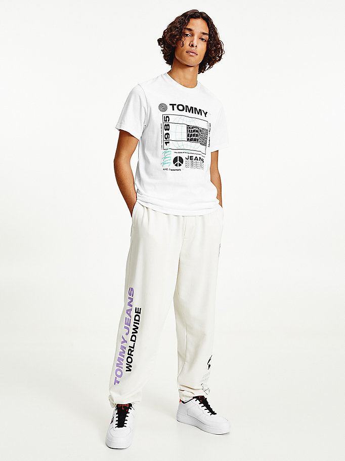 t-shirt in cotone riciclato con grafica bianco da uomo tommy jeans