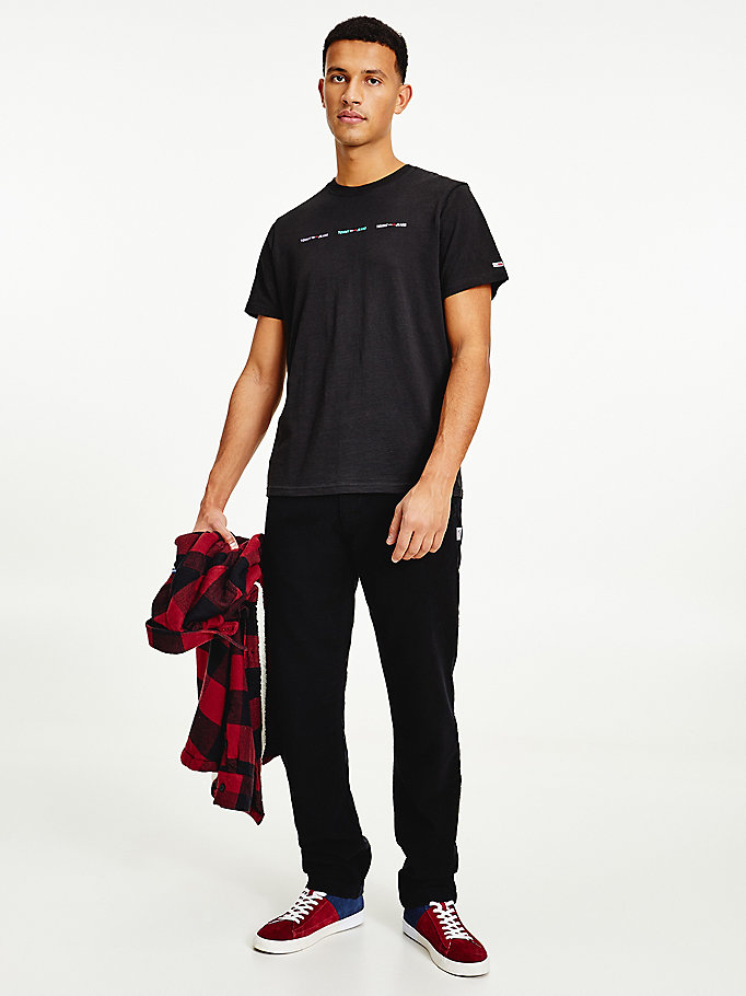 schwarz t-shirt mit kleinem, geradem logo für herren - tommy jeans