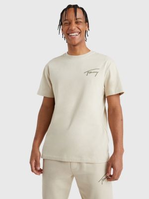 what is a classic fit t shirt