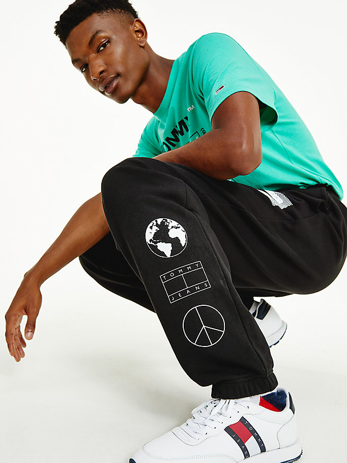 schwarz relaxed jogginghose aus recycling-baumwolle für men - tommy jeans