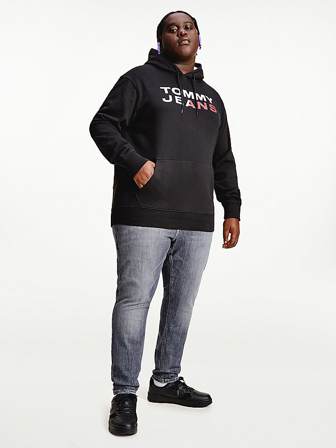 zwart plus essential hoodie met logo voor men - tommy jeans