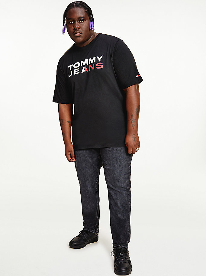 schwarz plus essential t-shirt mit grafik für men - tommy jeans