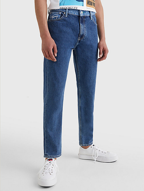 деним зауженные джинсы dad с эффектом цветовых блоков для женщины - tommy jeans