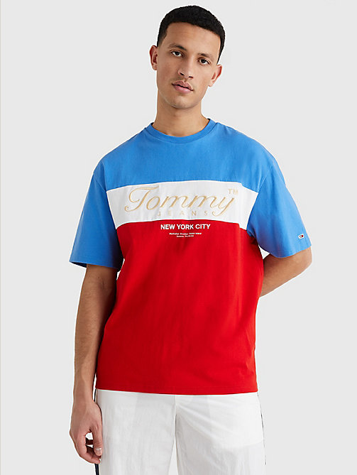 t-shirt con logo ricamato rosso da uomo tommy jeans