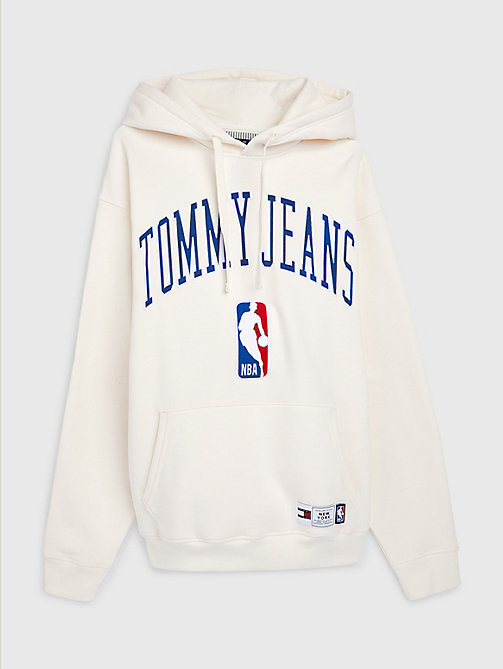 white tommy jeans & nba relaxed hoody for men tommy jeans