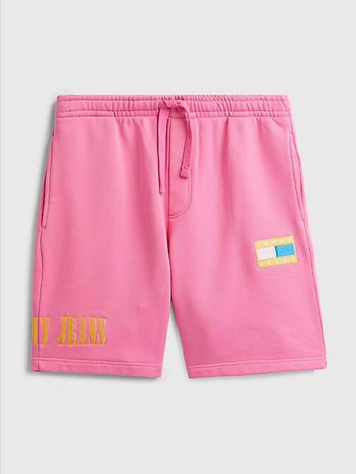 pink pop drop flag patch relaxed shorts for men tommy jeans