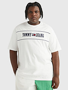 t-shirt coupe décontractée plus à badge rétro blanc pour hommes tommy jeans