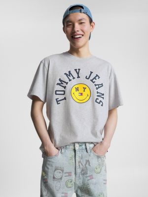 grey tommy jeans x smiley® classic fit t-shirt for men tommy jeans