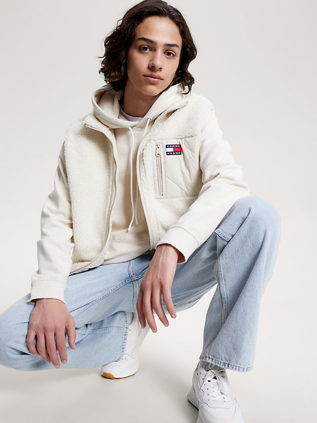 smanicato imbottito relaxed fit in sherpa bianco da uomo tommy jeans