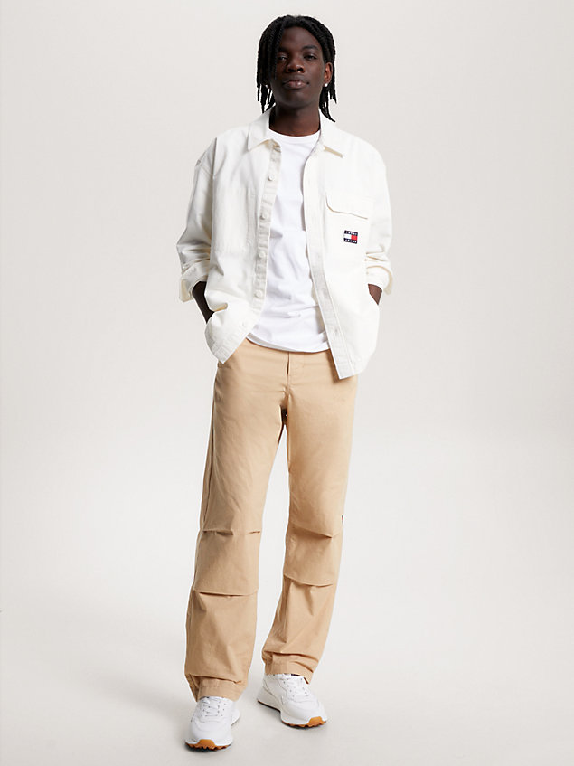 white essential casual fit overshirt aus twill für herren - tommy jeans