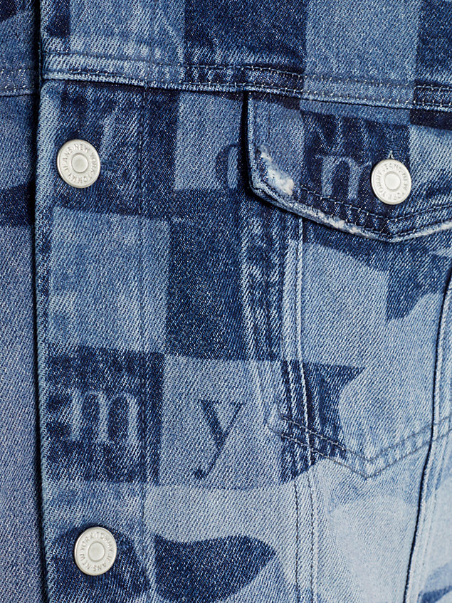 denim kurtka jeansowa trucker z wyhaftowanym logo dla mężczyźni - tommy jeans