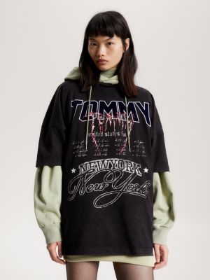t-shirt délavé à logo graphique black pour hommes tommy jeans