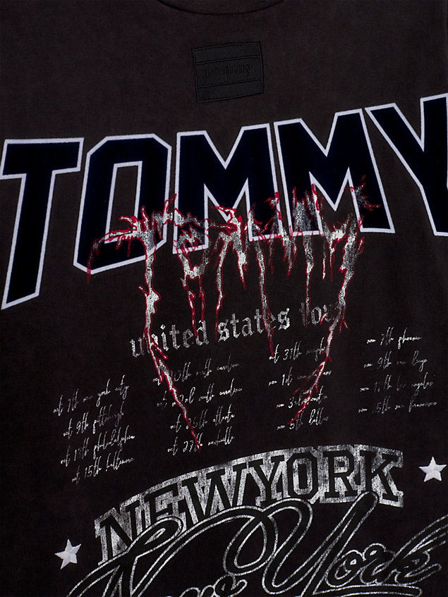 black heavy wash graphic logo t-shirt for men tommy jeans