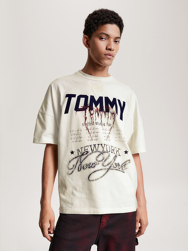 white heavy wash graphic logo t-shirt for men tommy jeans