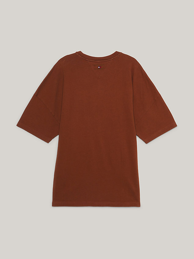 t-shirt essential lavata in capo con logo brown da uomo tommy jeans
